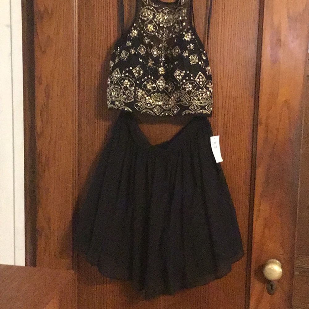 NWT fit and flair halter dress size 9/10